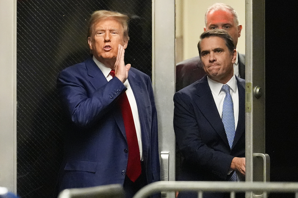 Trump berates judge despite gag order | News, Sports, Jobs - Vimarsana News